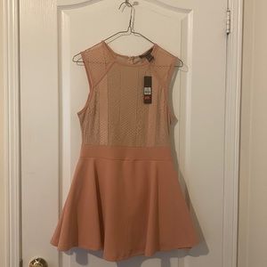 Siren- Revamped collection cream short short-sleeved mid dress.